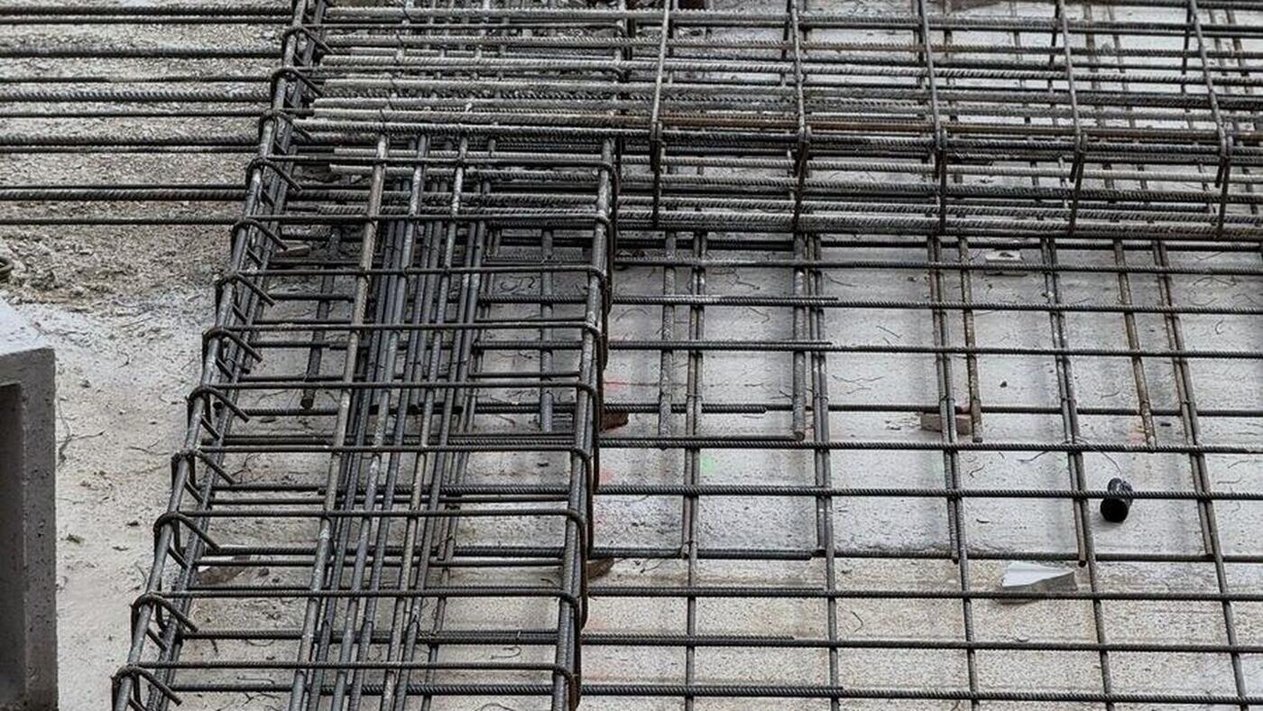 Armatura di un solaio in cantiere