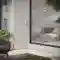 Außenmelder zur Perimeterüberwachung auf der Terrasse eines Wohnhauses